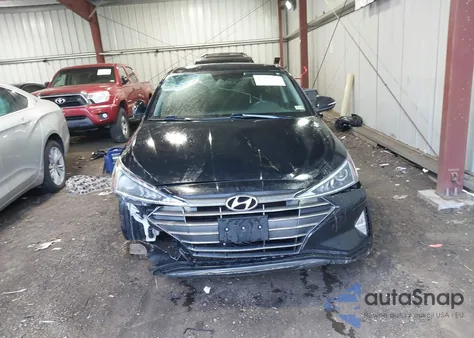 2020 Hyundai Elantra Value Edition z USA, uszkodzony, nr VIN 5NPD84LFXLH520585
